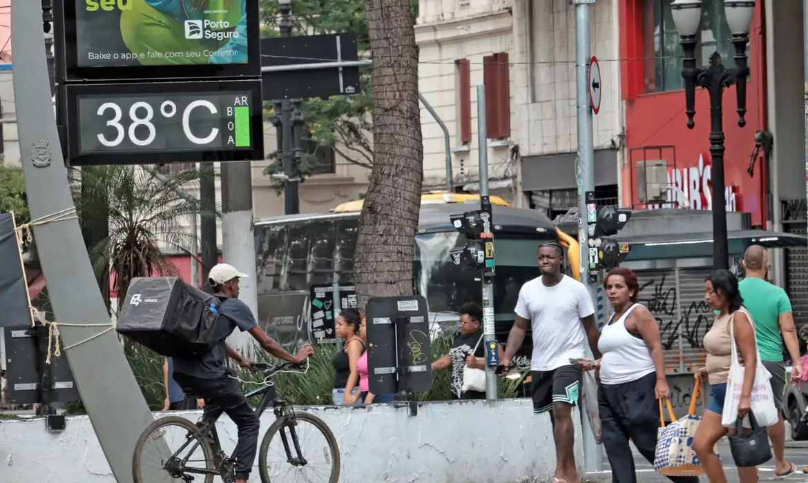 Estudo Revela que Ondas de Calor Mataram 120 Mil Brasileiros em Duas Décadas