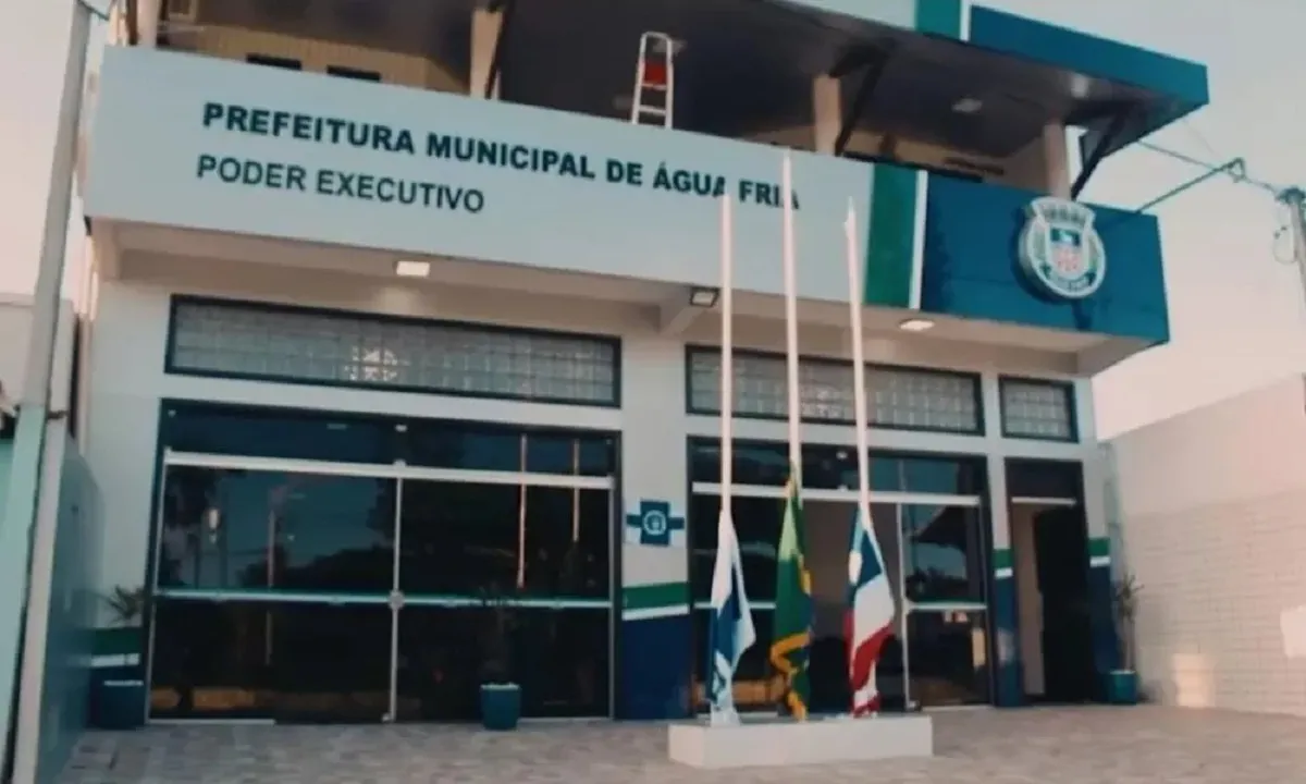Denúncia no TCM-BA aponta suspeitas de irregularidades em licitações e obras vicinais em Água Fria