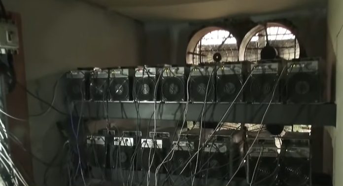 Polícia mira lavagem de dinheiro do tráfico e acha 'fazenda' de criptomoedas no Rio