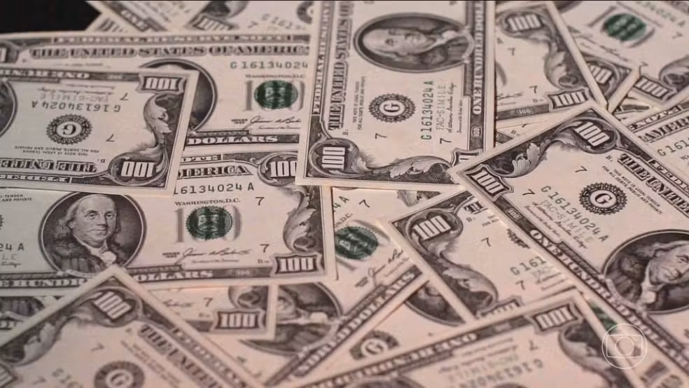 Dólar encerra estável a R$ 5,08 e Ibovespa recua 1,52% puxado por commodities