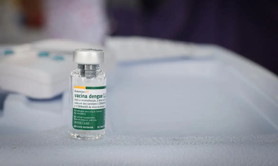 Butantan Mantém Pesquisa de Vacina Contra Dengue em Idosos Mesmo Após Suspensão do Ministério
