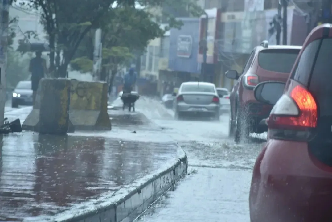 Guarda-Chuva de Volta: Salvador Tem Alerta de Trovoadas e Tempo Instável ao Longo da Semana