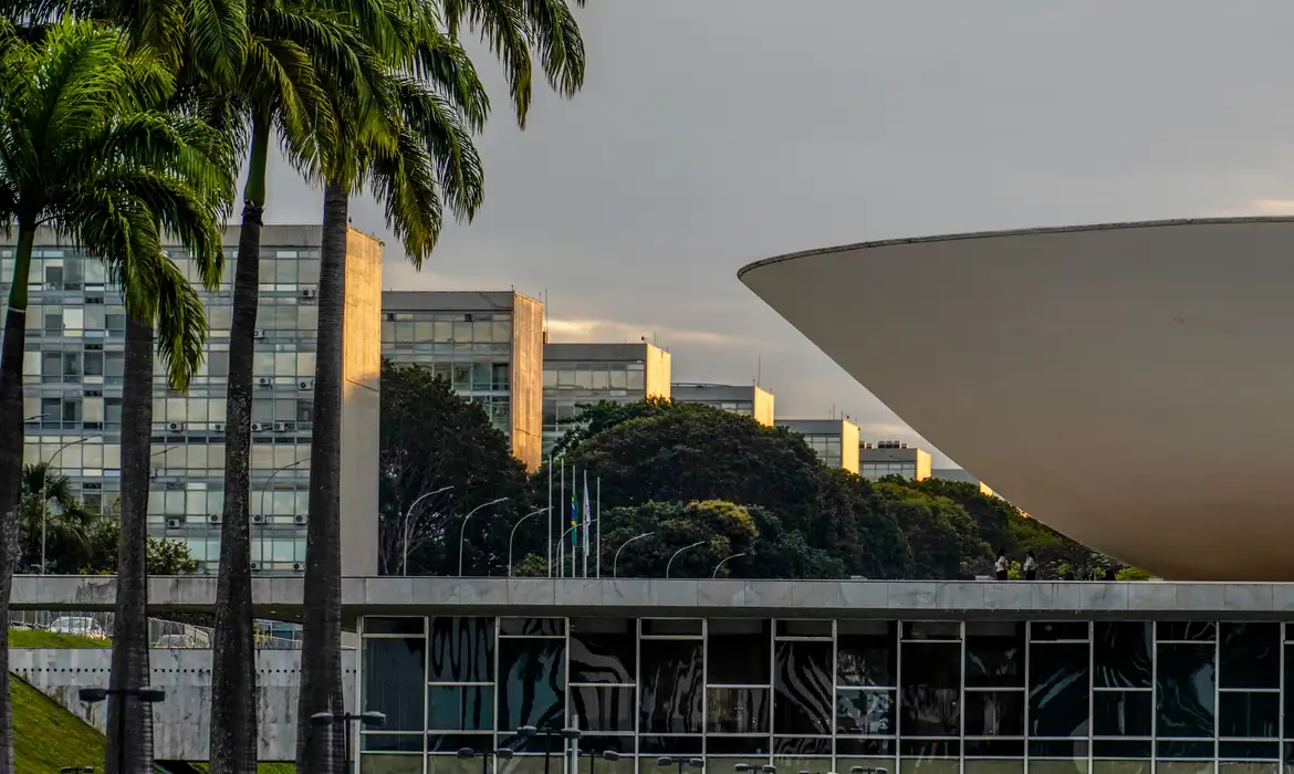 Recesso se Aproxima sem Votação da PEC 6x1, PL da Misoginia e MP do Frete