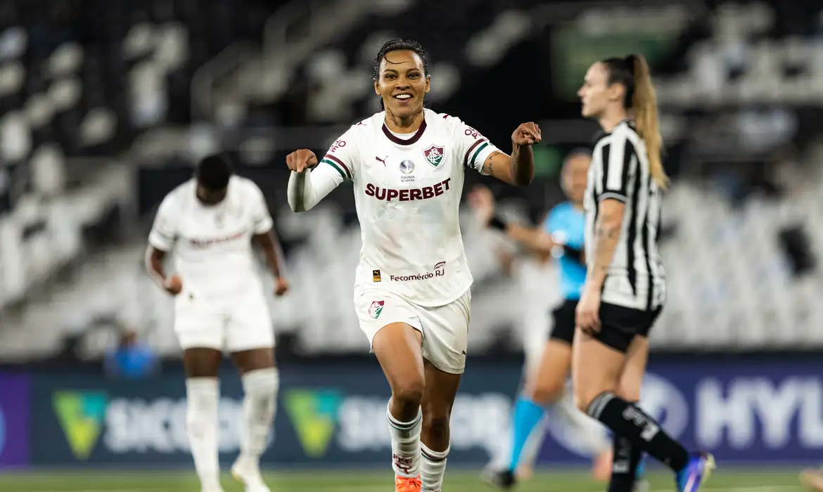 Fluminense vence o Botafogo por 2 a 1 no Nilton Santos e ganha fôlego na briga por vaga no Brasileirão Feminino