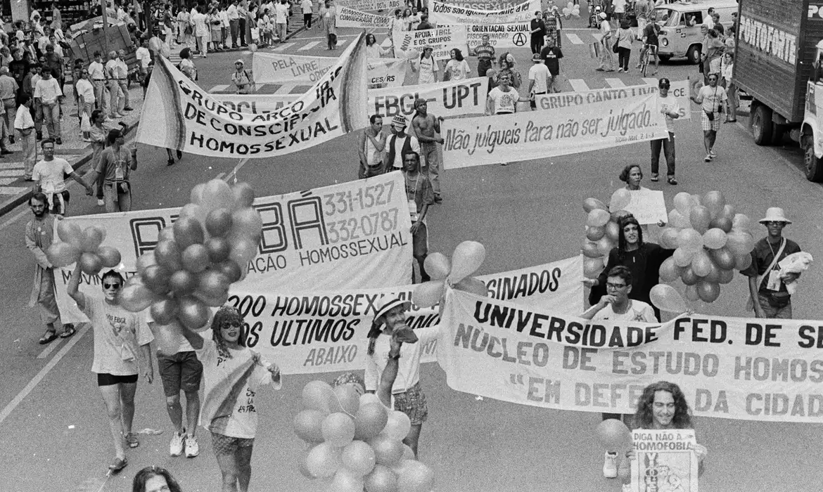 Mostra no Museu da Diversidade Sexual em SP resgata quatro décadas de ativismo feminista e LGBTQ+