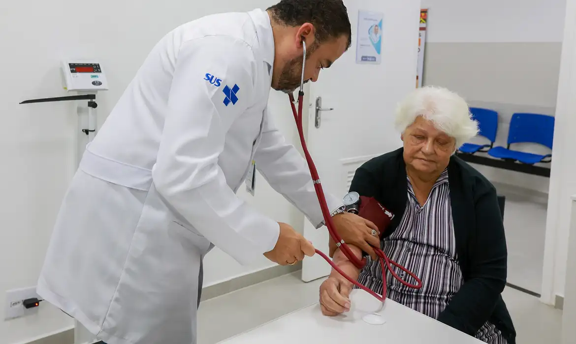 Inep aplica Enamed 2026 em todo o país para avaliar graduação em medicina e balizar registro no CRM