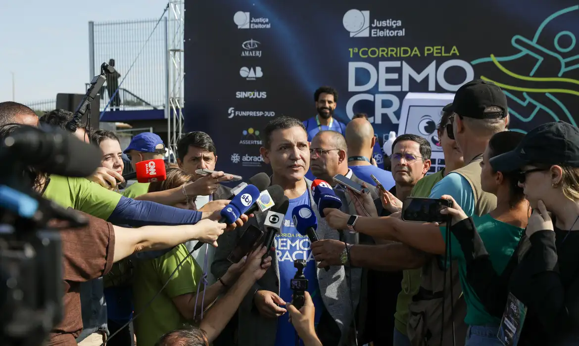 Presidente do TSE defende integridade e transparência da urna eletrônica