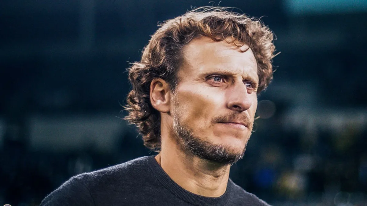 Diego Forlán é anunciado como novo técnico das seleções principal e Sub-20 do Uruguai