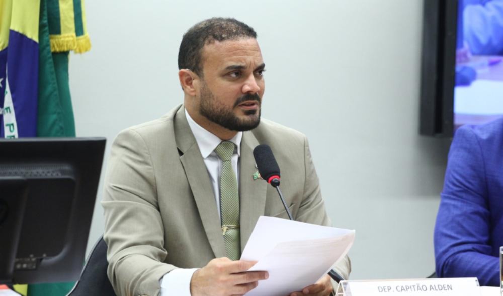Oposição Exige Detalhes da Fazenda sobre Projeções Fiscais até 2036