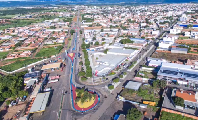 Consumidora é alvo de furto e perde quase R$ 1,5 mil enquanto aguardava em fila no Centro de Guanambi