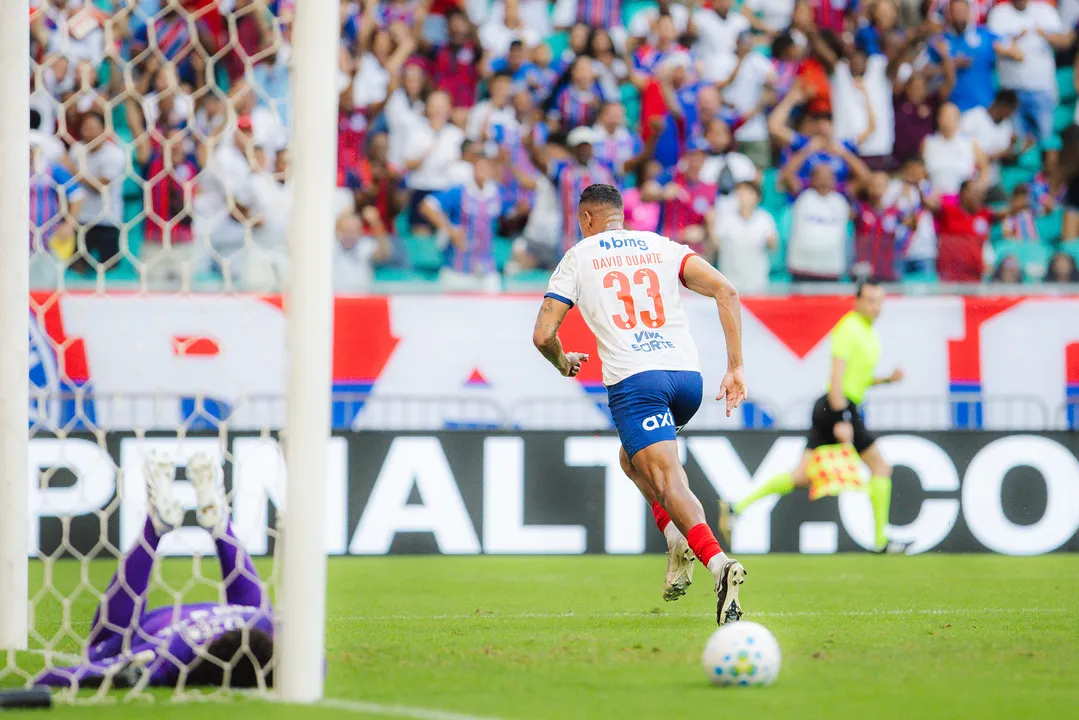 Bahia empata com o Corinthians na Fonte Nova em jogo com três gols anulados e polêmicas de arbitragem