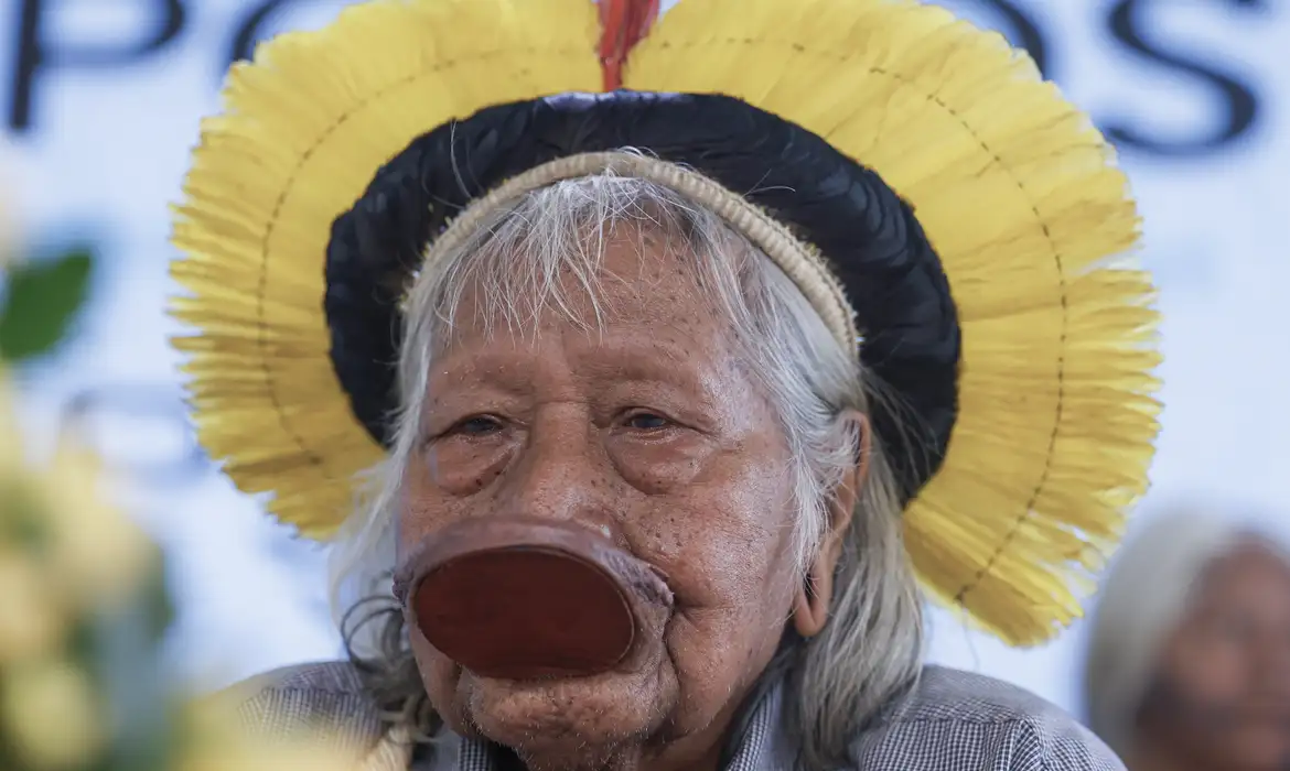 Cacique Raoni Apresenta Melhora Discreta, mas Segue Internado na UTI