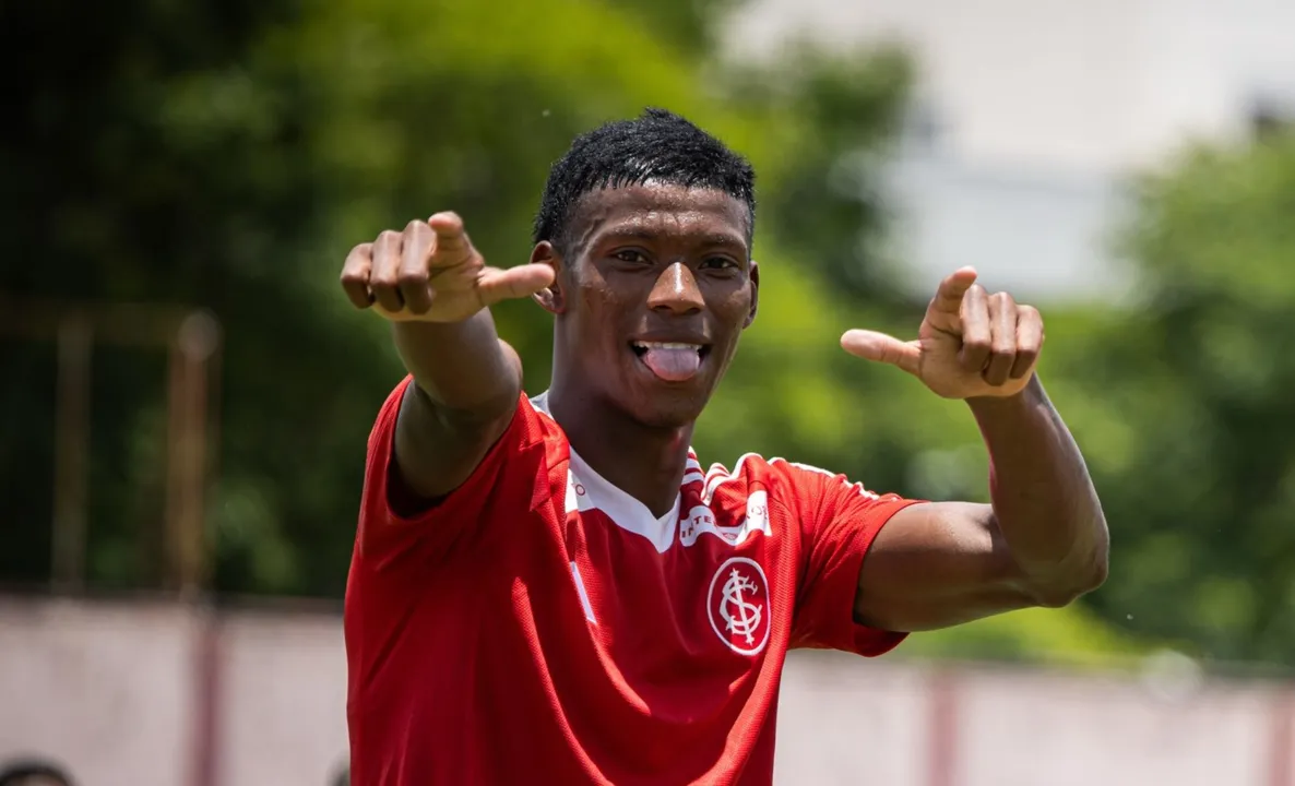 Atacante Gustavo Ulguim deixa o Internacional e assina com o Al Ain, dos Emirados Árabes