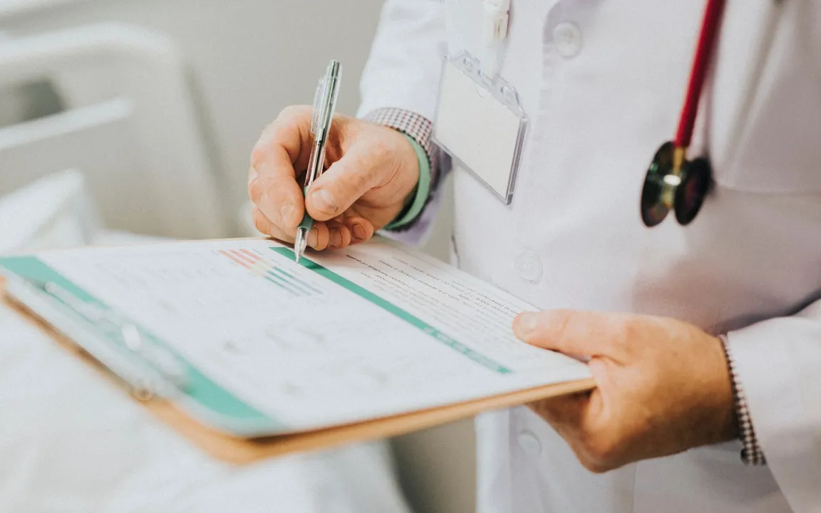 Operação da PF combate esquema de diplomas falsos e prende médica na Bahia